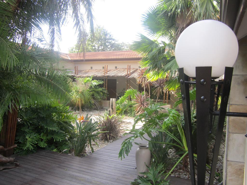 Ibhayi Guest Lodge - Lion Roars Hotels & Lodges. พอร์ตเอลิซาเบธ ภายนอก รูปภาพ