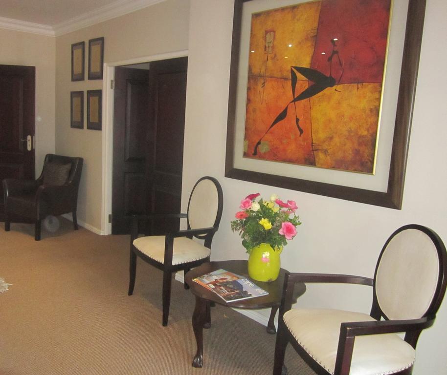 Ibhayi Guest Lodge - Lion Roars Hotels & Lodges. พอร์ตเอลิซาเบธ ภายนอก รูปภาพ