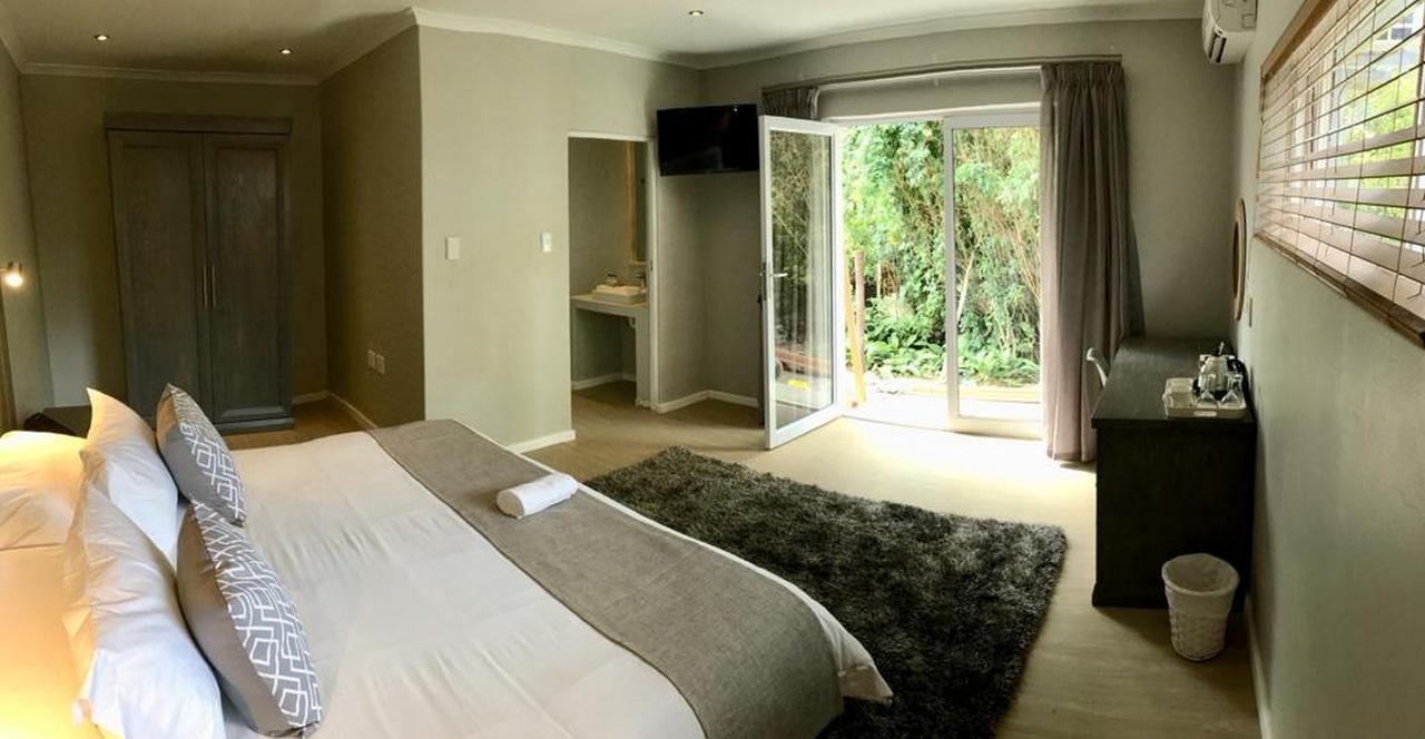 Ibhayi Guest Lodge - Lion Roars Hotels & Lodges. พอร์ตเอลิซาเบธ ภายนอก รูปภาพ
